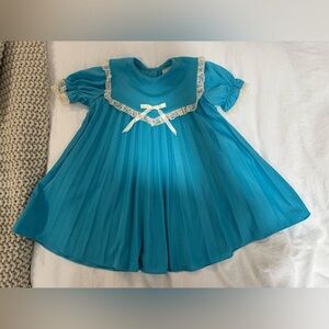 Vintage pleated dress size 5
